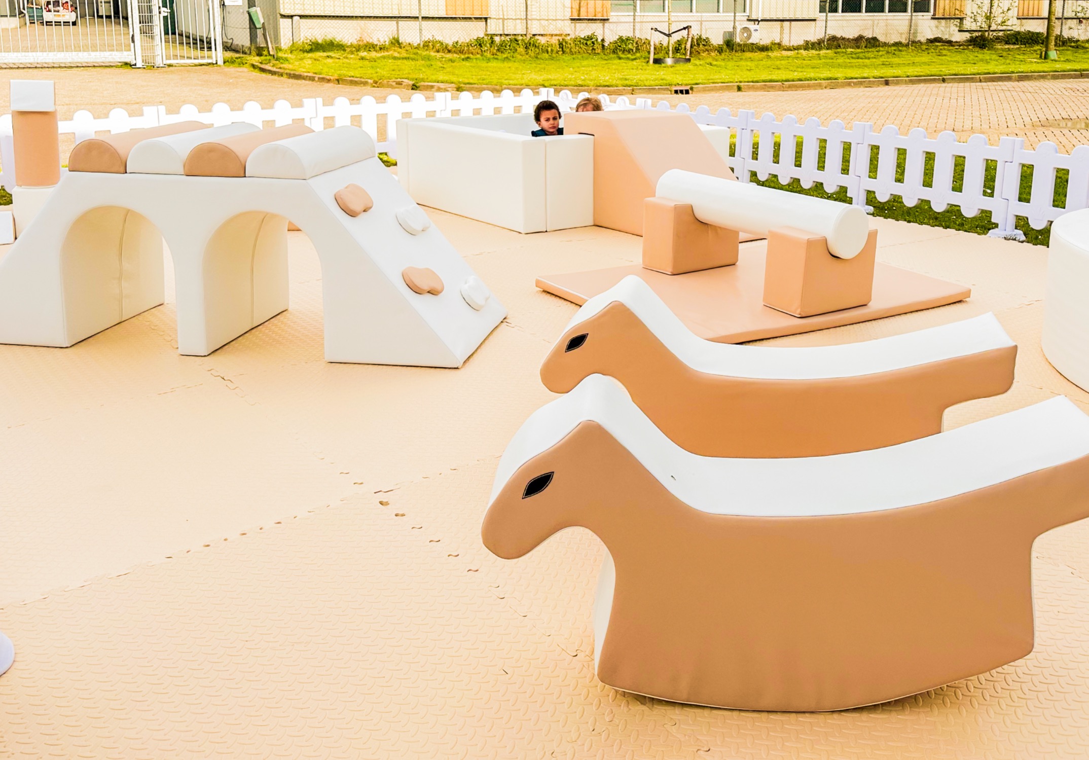 Tan & neutral soft play style by Mini Munchkins